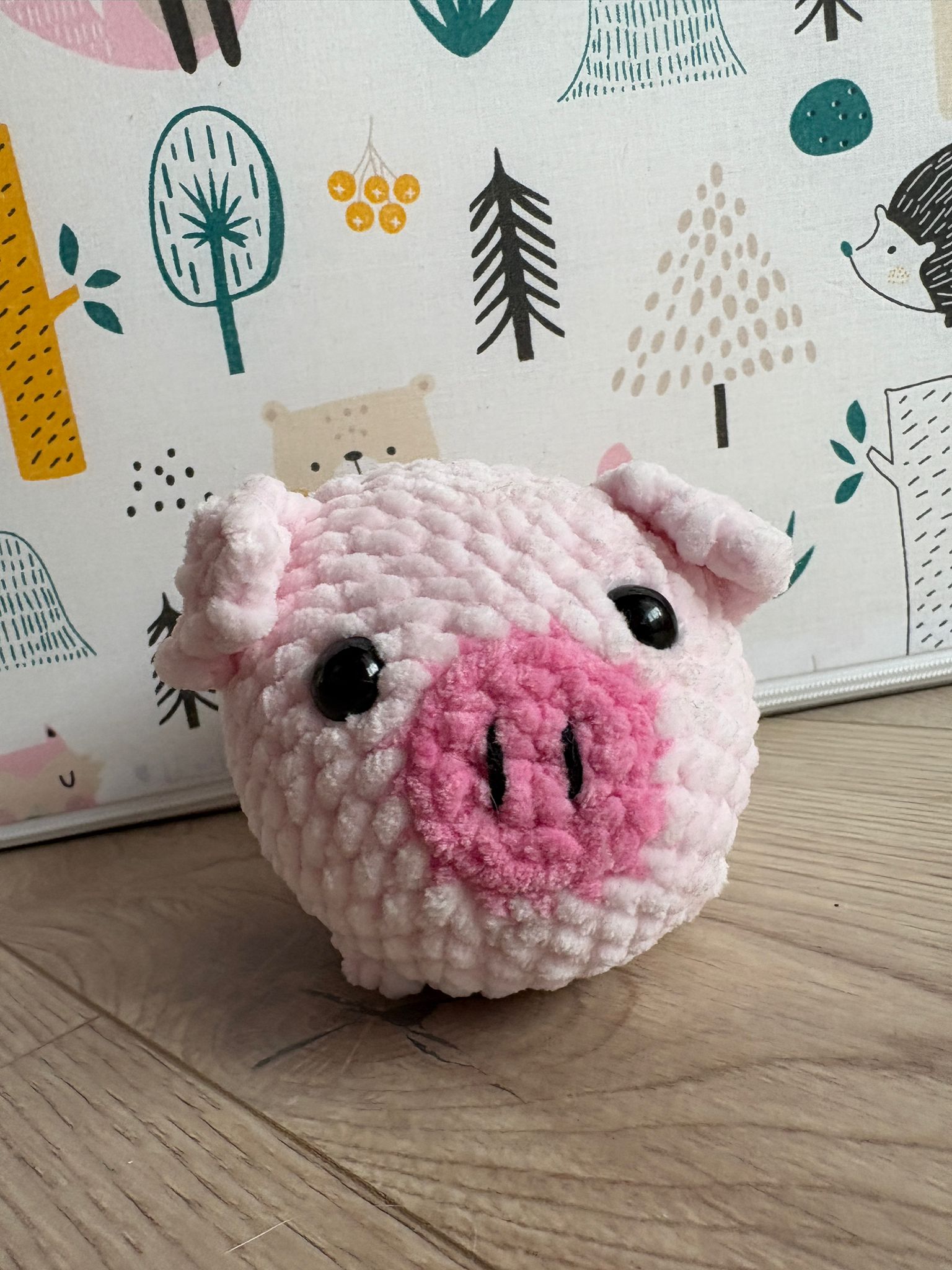 Pünktchen — handgehäkeltes rosa Schwein